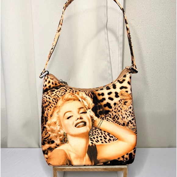 Handbags - Vintage purse